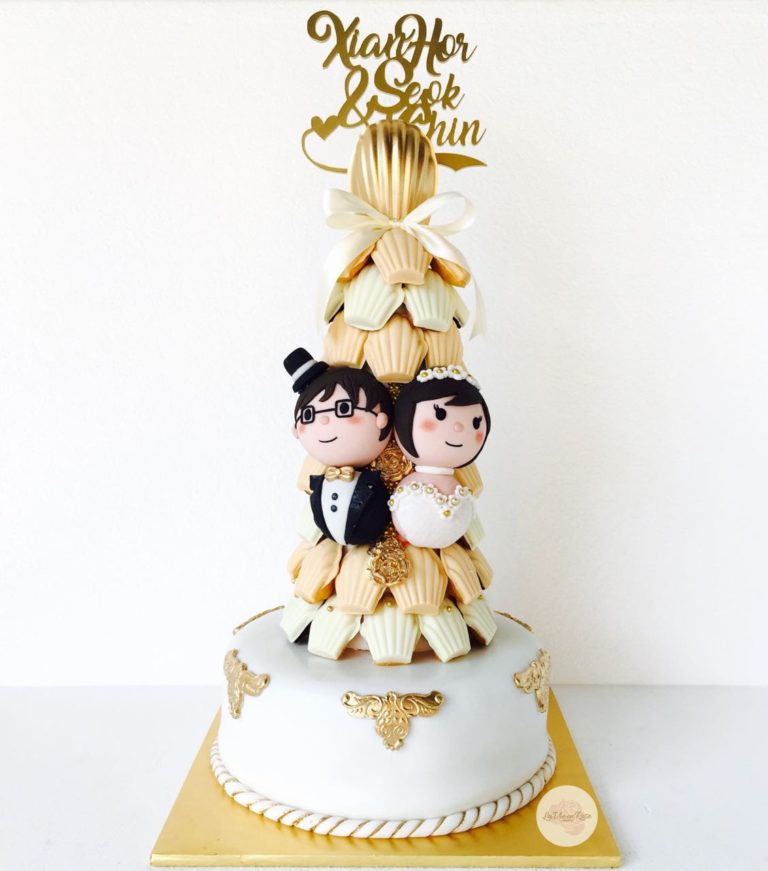 these-madeleine-tea-cakes-from-la-vie-en-rose-are-too-pretty-to-eat