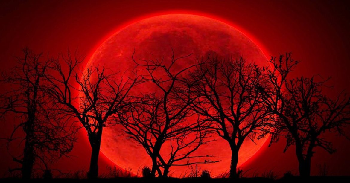 Malaysians Will Get To Witness A Full Blood Moon This 31st January 2018!