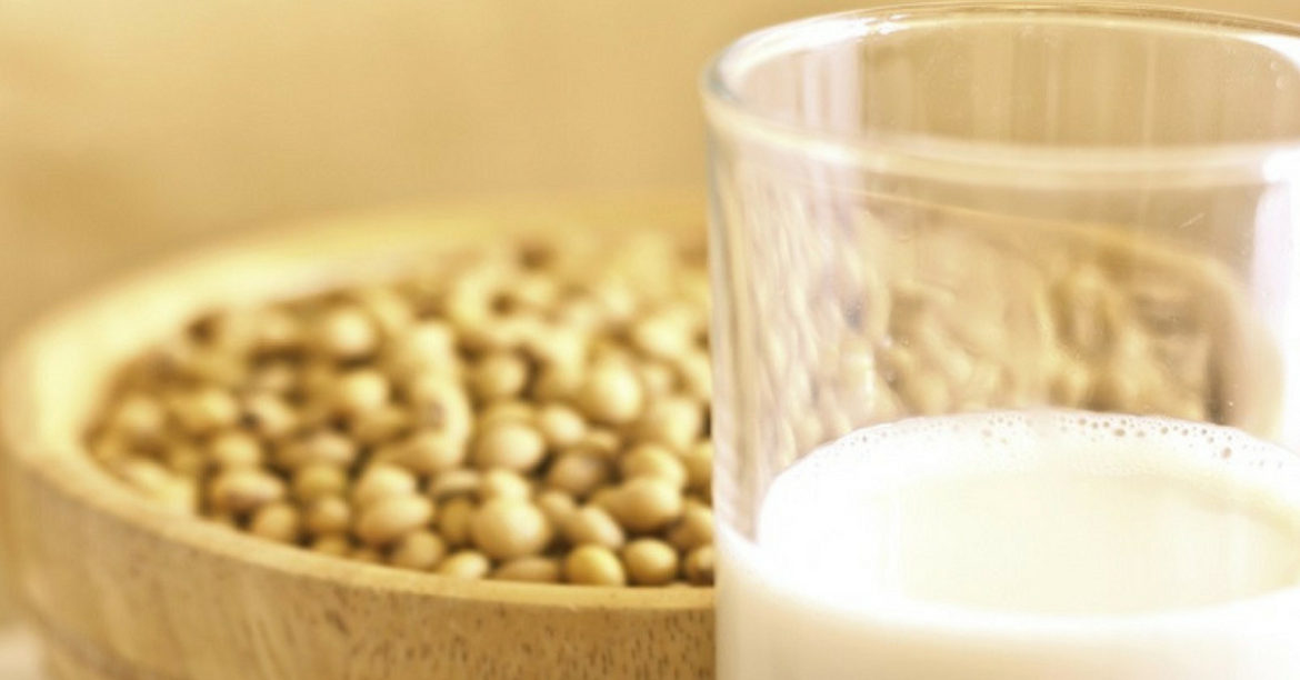 5 Healthy Reasons Why Soya Milk Is Beneficial For You