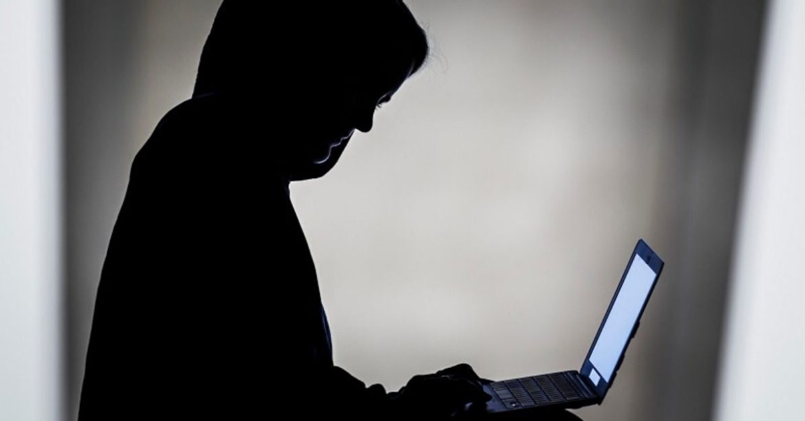 6 Ways To Avoid Being Catfished On Your First Date