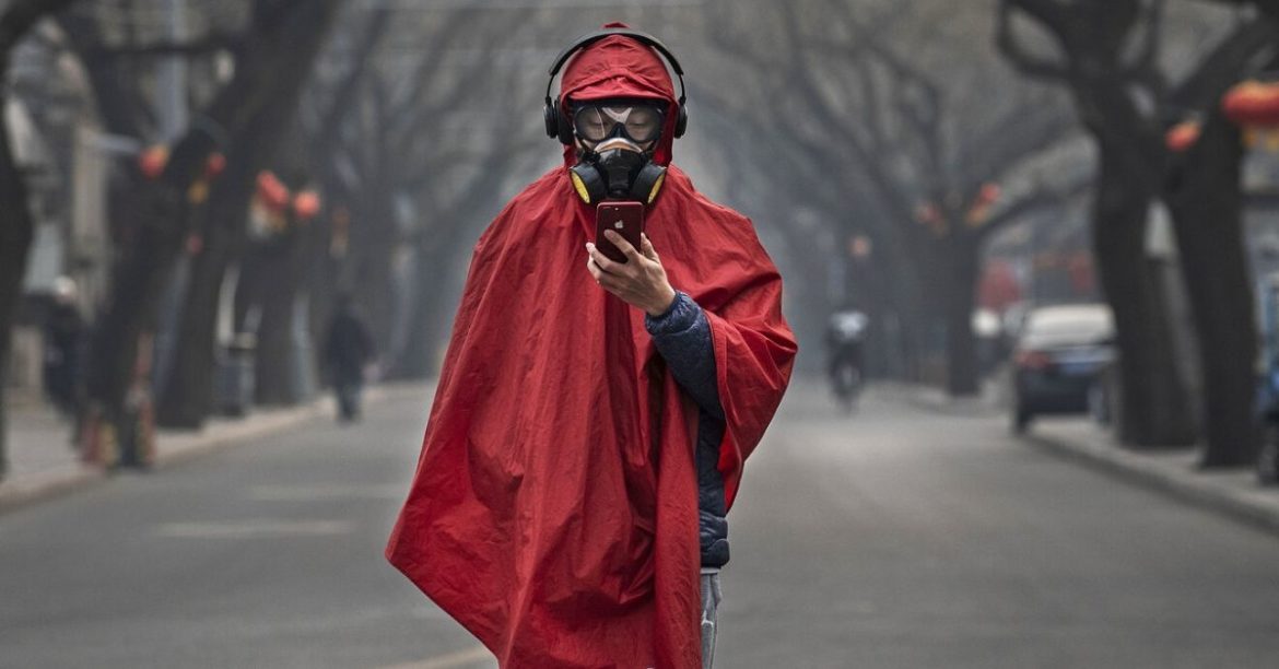 The 101 On The COVID-19 Outbreak : When And How Exactly Should We Use Masks?