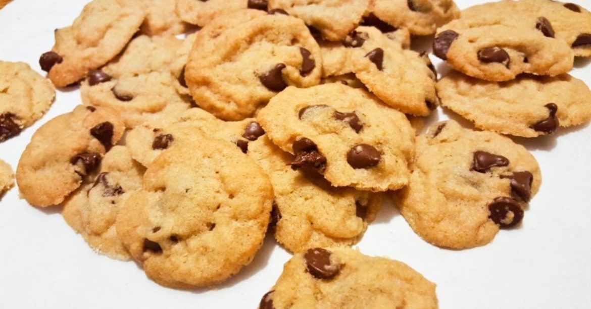 Craving A Good Famous Amos Fix? Here’s How You Can Make These Infamous Treats At Home, Right From Your Very Own Kitchen