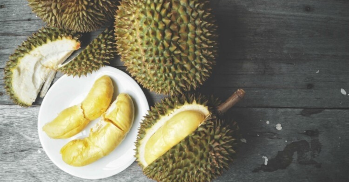 A Package Of Durians Resulted In 6 People Needing To Seek Medical Assistance, A Hurried Evacuation And A Barricade Of Policemen, Firefighters & Emergency Services.