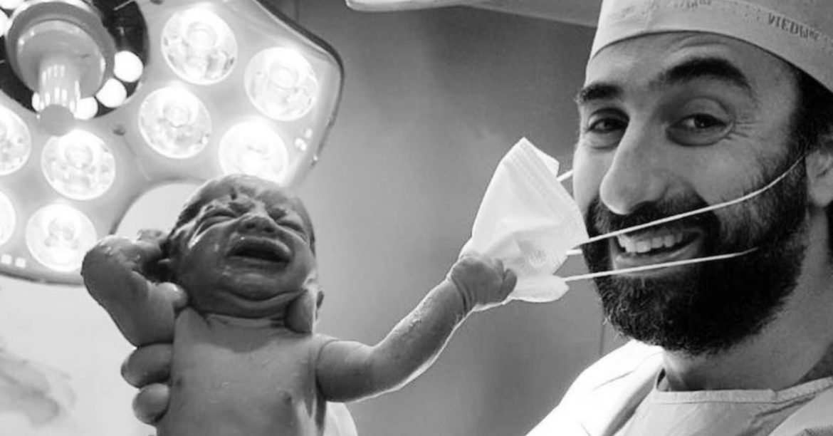 Newborn Baby Yanking A Doctor’s Mask Goes Viral!