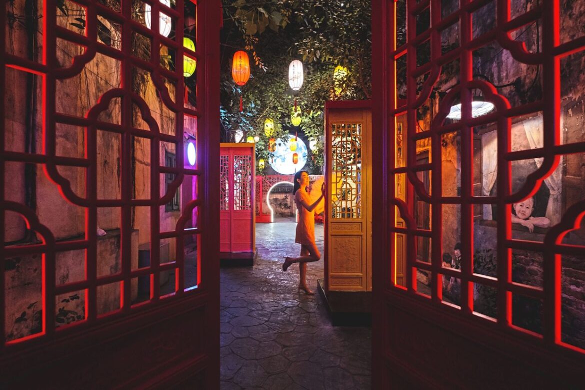 PEEK “BEYOND THE MOONLIT DOOR” OF KWAI CHAI HONG