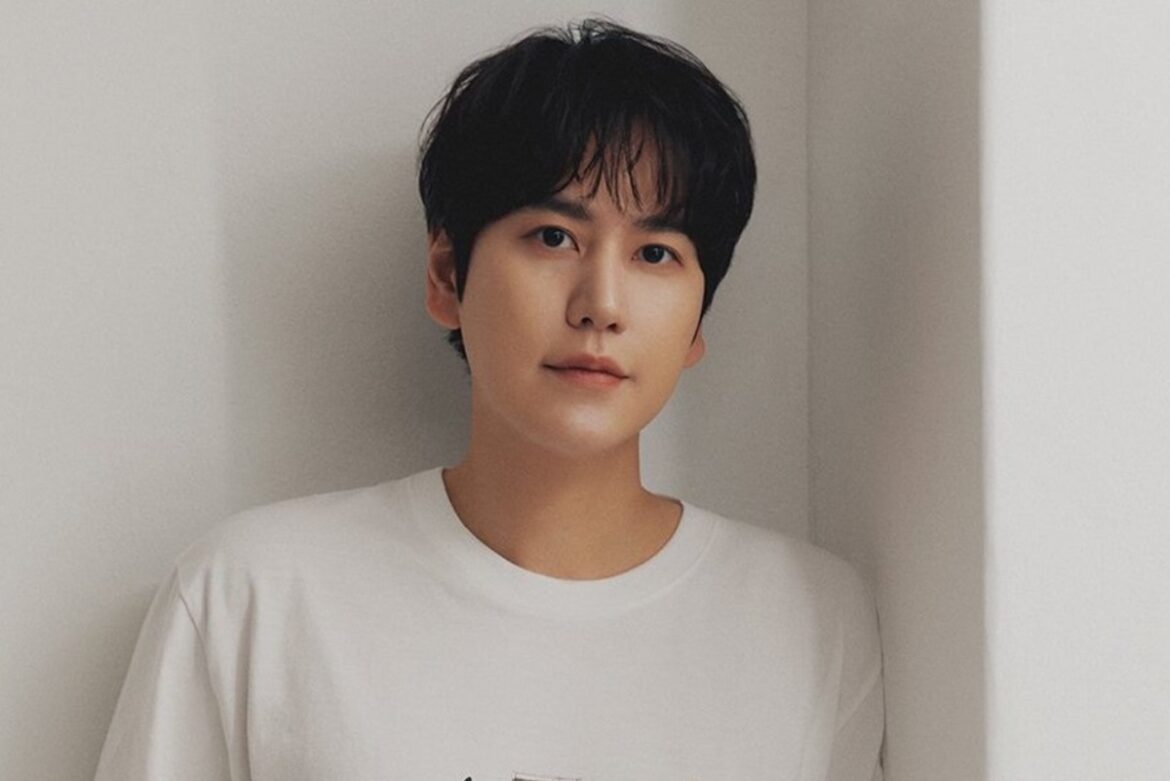 MEMBER OF SUPER JUNIOR, KYUHYUN INJURED IN KNIFE ATTACK