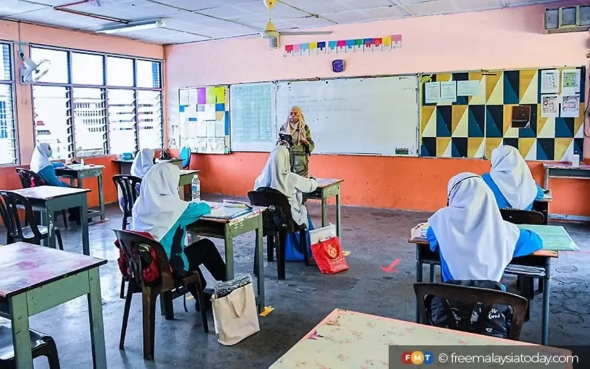 SCIENCE AND MATHEMATICS WILL BE TAUGHT IN ENGLISH IN SARAWAK SECONDARY SCHOOLS STARTING IN 2026