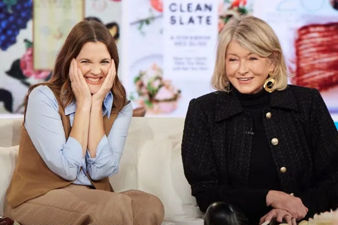 MARTHA STEWART PUSHES DREW BARRYMORE DURING INTERVIEW