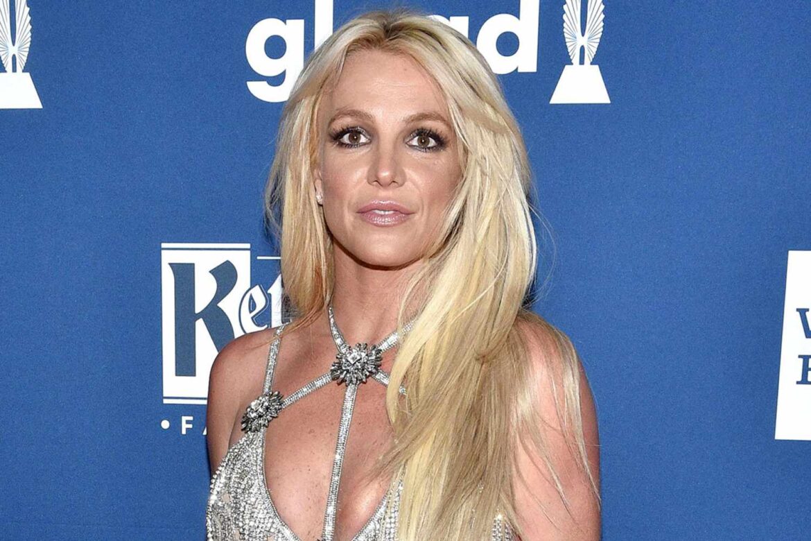 BRITNEY SPEARS HAS DITCHED THE U.S. AND MOVED TO MEXICO